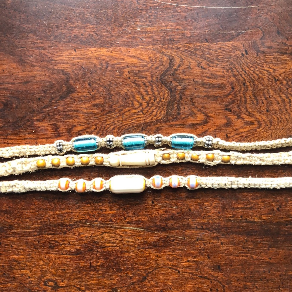 Shell necklaces 3 for 5 - Picture 3 of 8